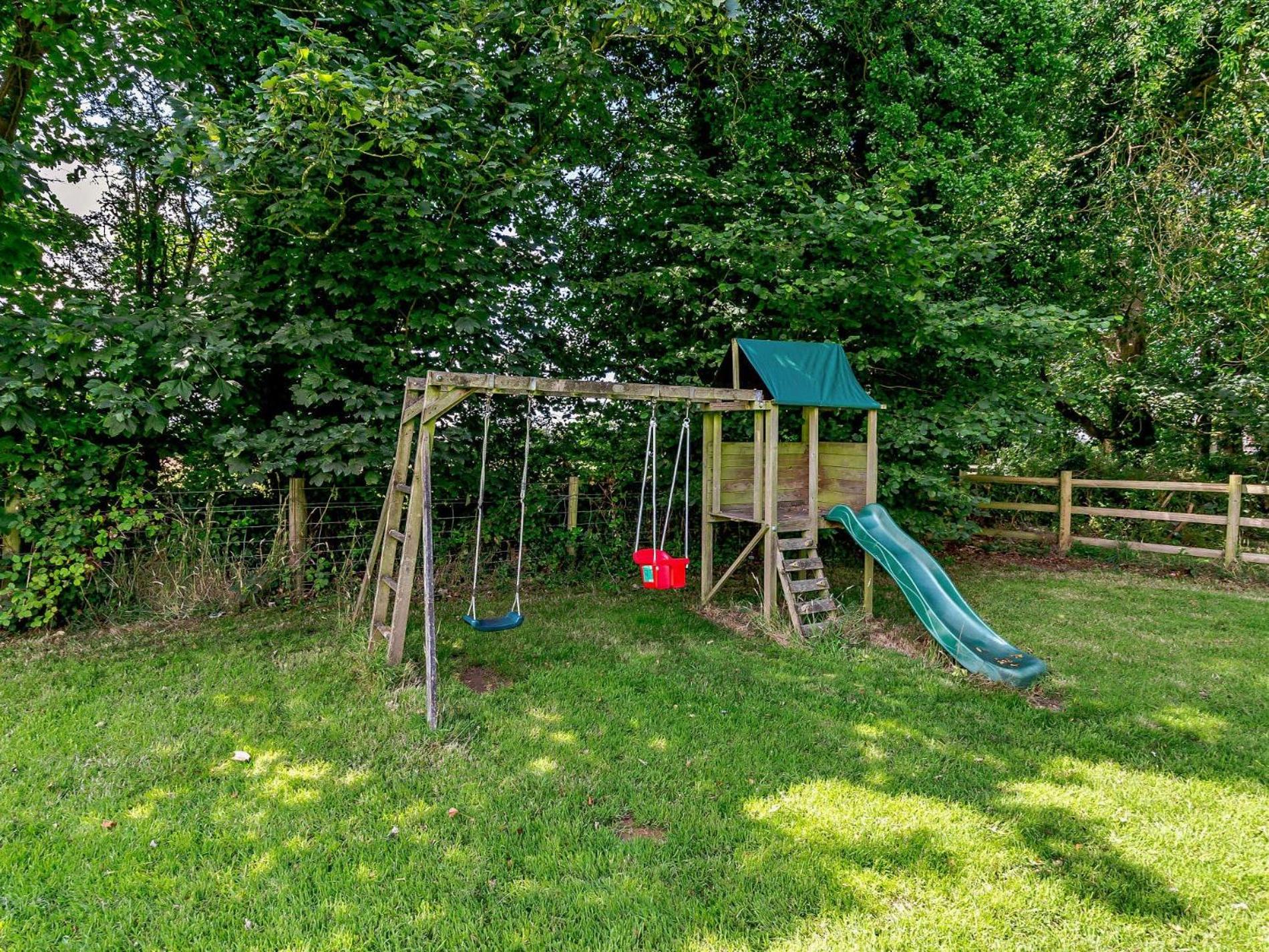 2 Bed in Callington oc-kates view 3