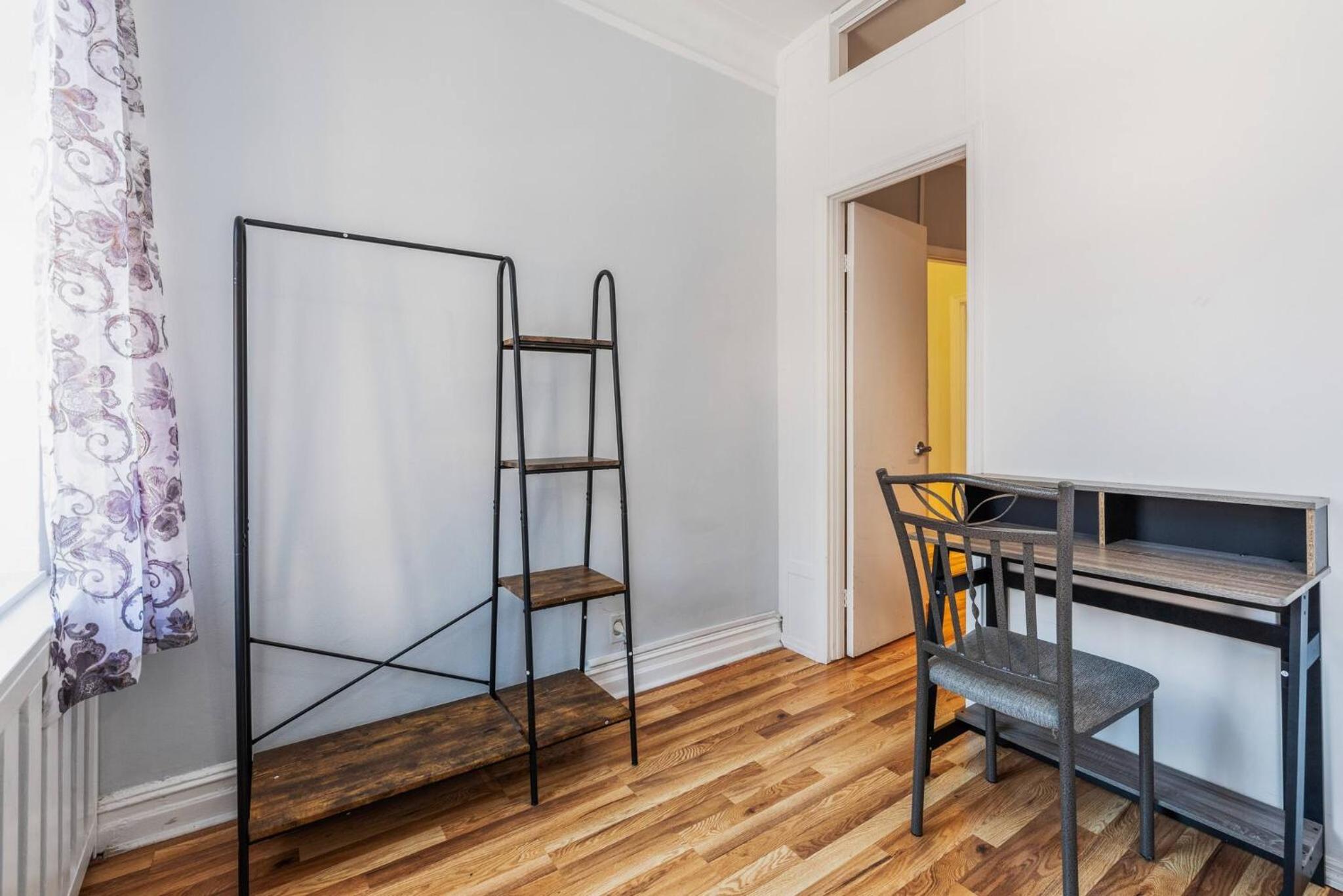 Lovely 2-bedroom Renovated midtown West