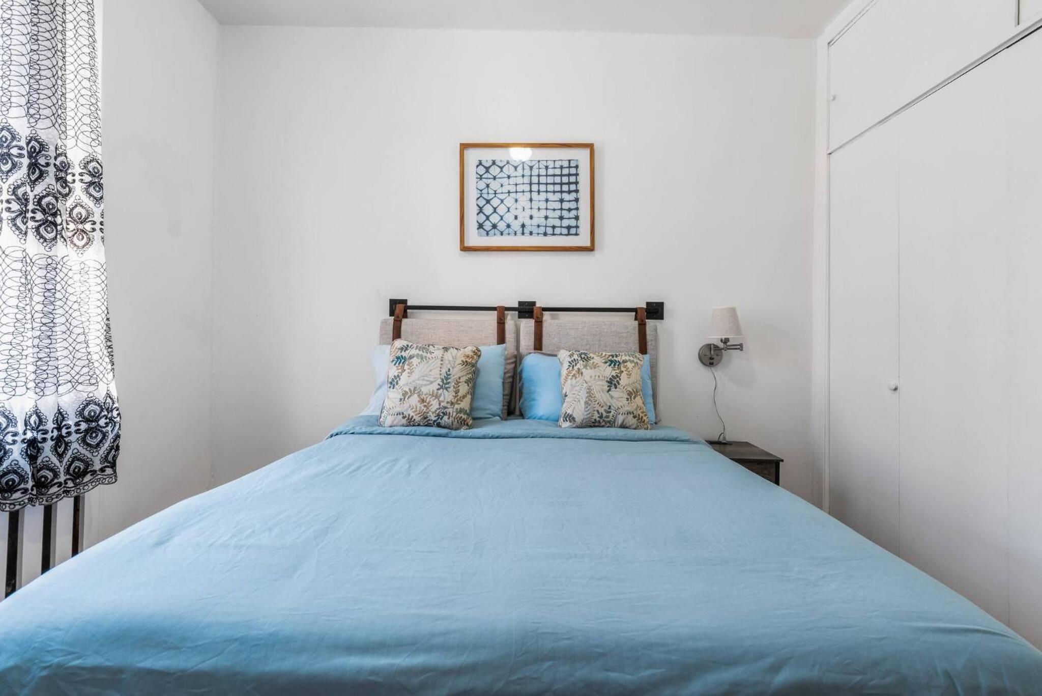 Lovely 2-bedroom Renovated midtown West