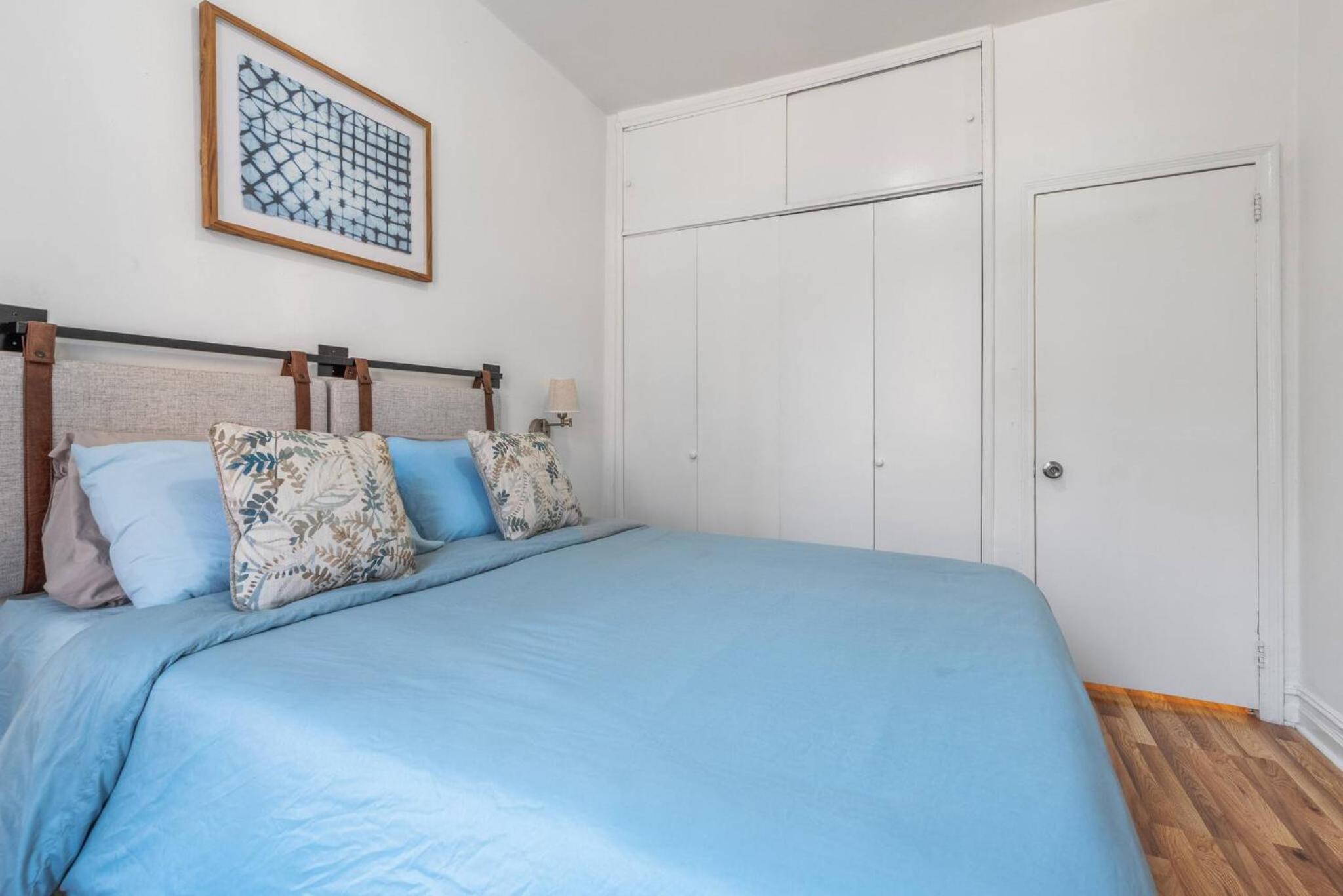 Lovely 2-bedroom Renovated midtown West