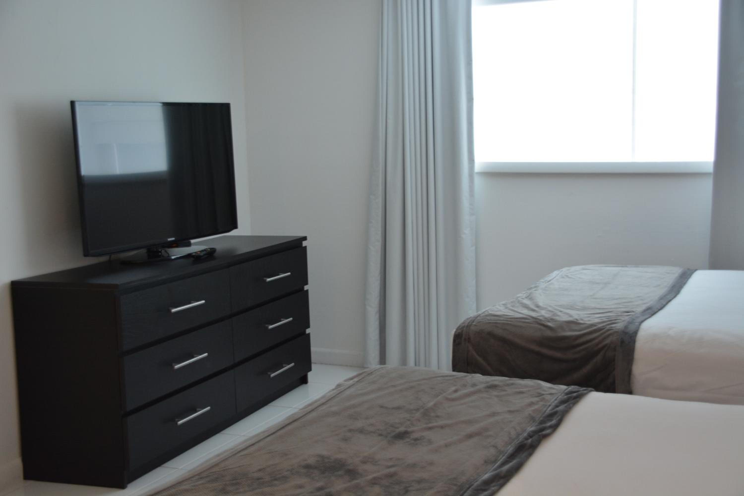 New Point Miami Beach Apartments