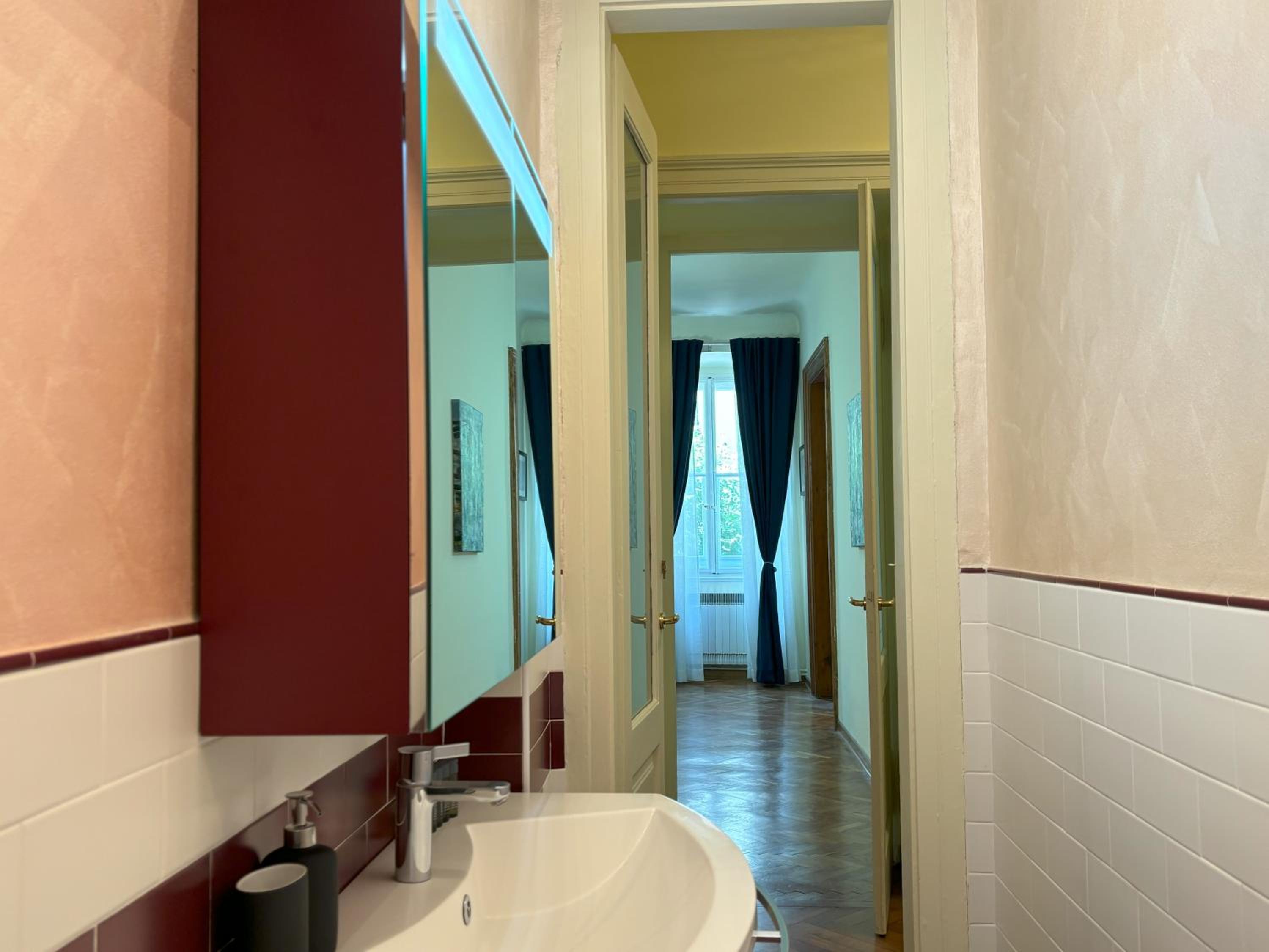 Blue Marble en Trieste — bathroom
