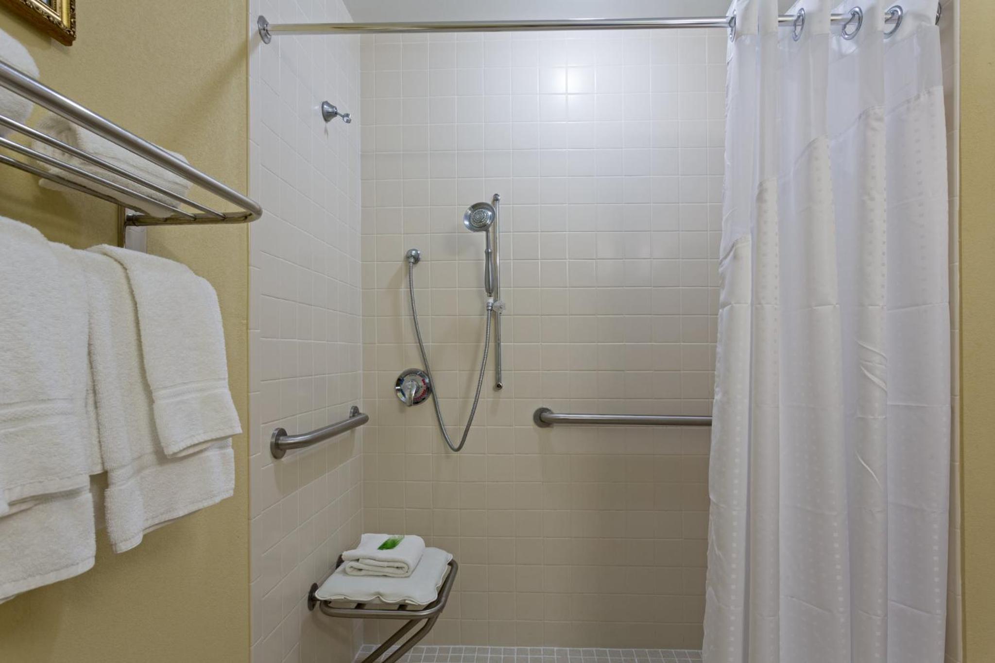 Sebring Vacations - Holiday Inn Express Suites Sebring, an IHG Hotel - Property Image 44