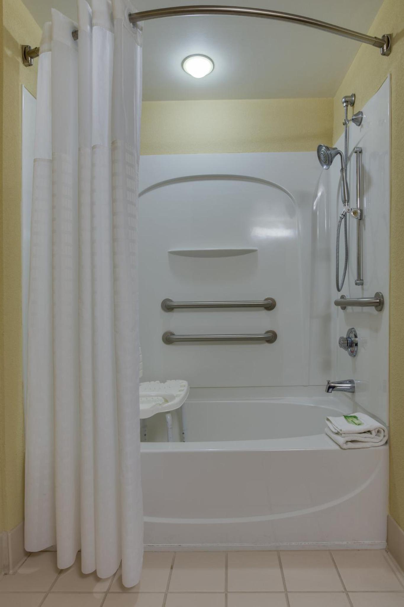 Sebring Vacations - Holiday Inn Express Suites Sebring, an IHG Hotel - Property Image 34