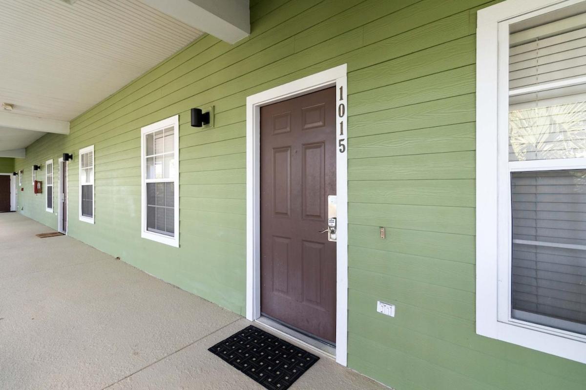 Beautiful condo in Bahama Bay view 4