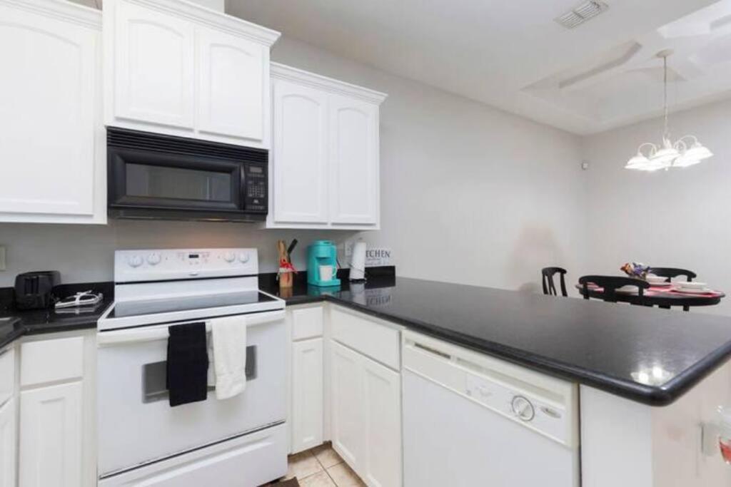 Urban Elegance Private Gated 1BR
