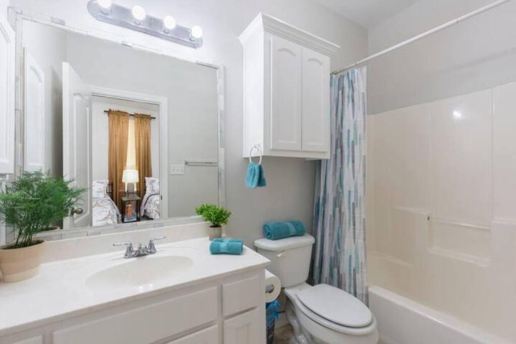 Urban Elegance Private Gated 1BR