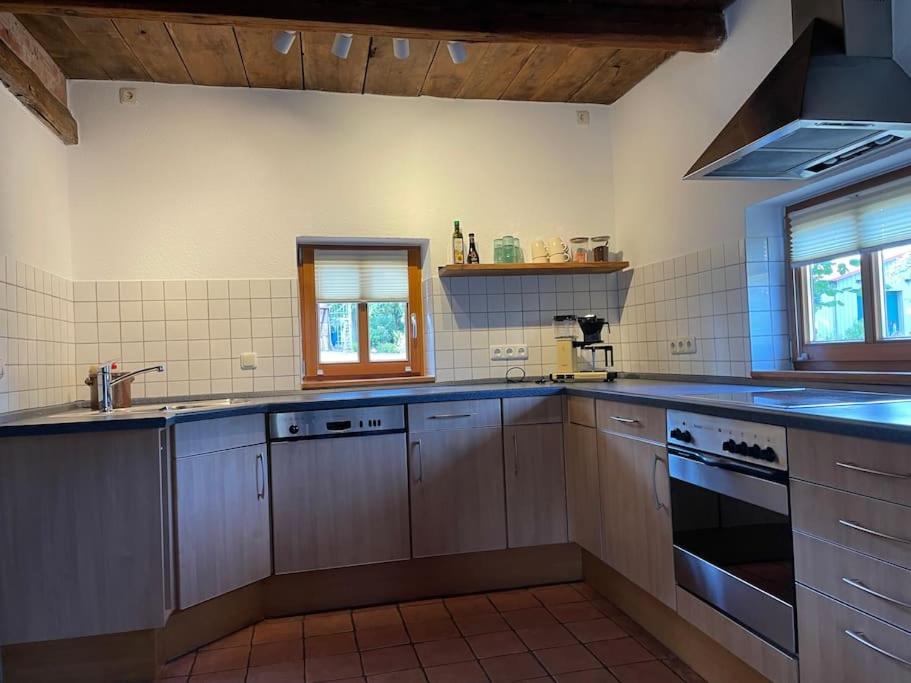 Restaurierter Speicher auf Resthof