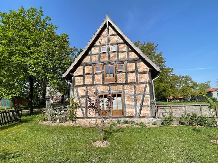 Restaurierter Speicher auf Resthof