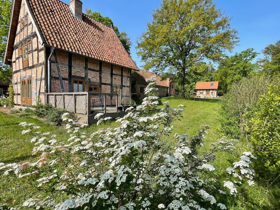 Restaurierter Speicher auf Resthof