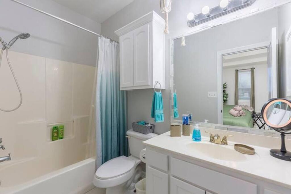 Charming 1 Bedroom Retreat! view 2