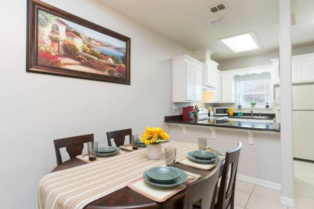 Charming 1 Bedroom Retreat! view 3