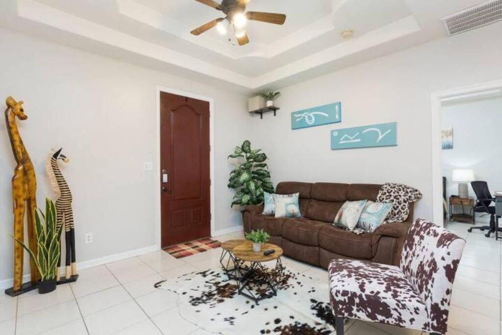 Charming 1 Bedroom Retreat! view 5