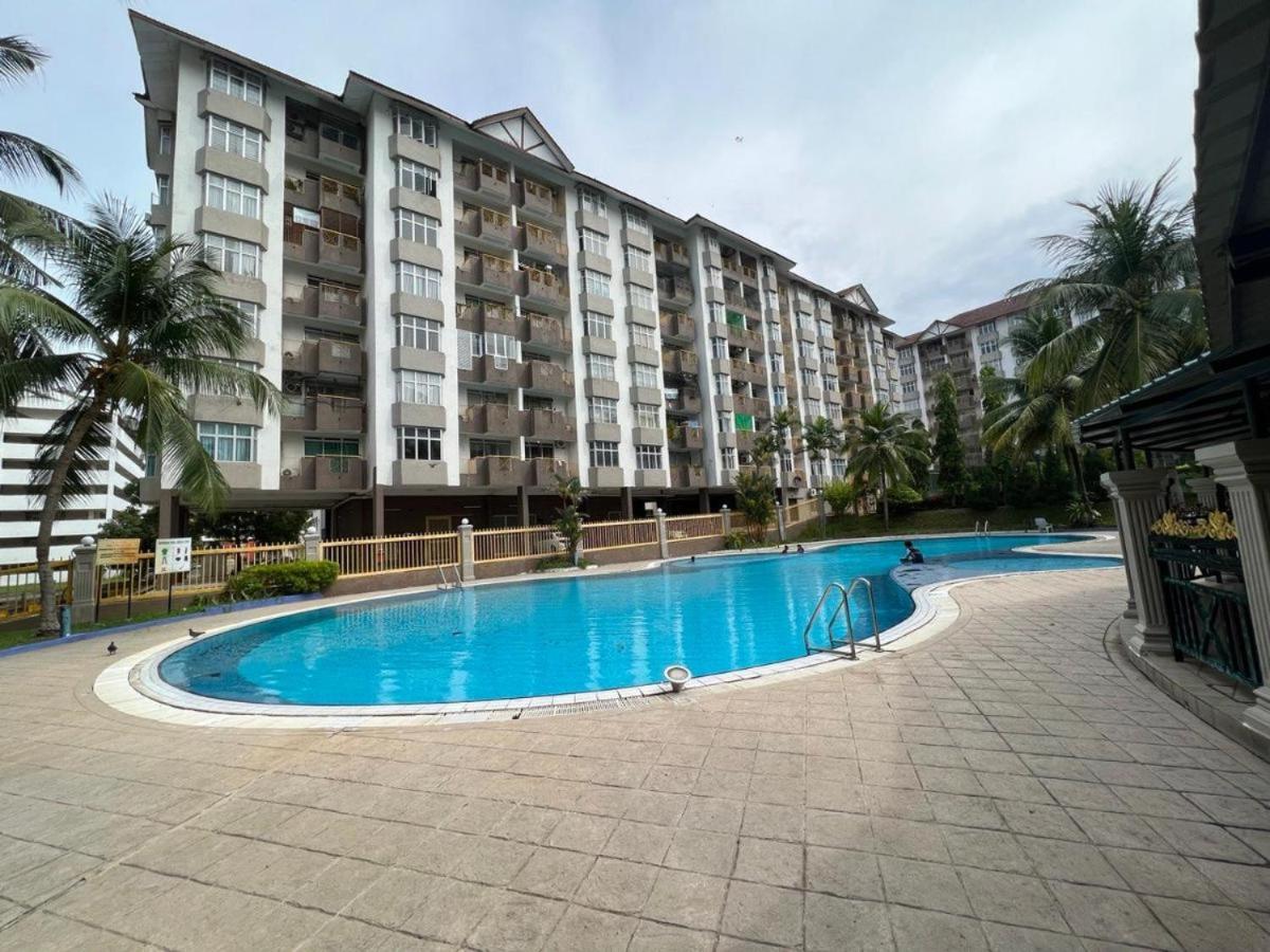 2 Bedroom Unit at Ocean View Resort photo 5