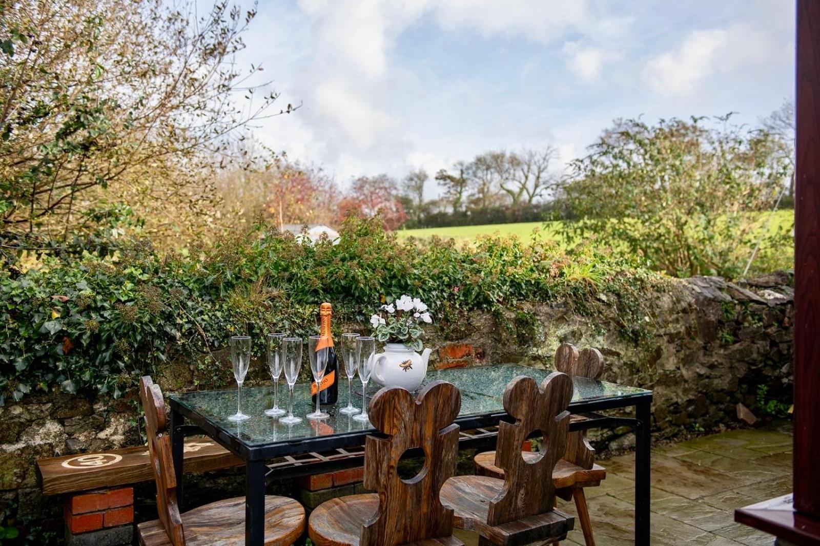 Trysor Holiday Cottage, Cardigan Bay with sea views view 2