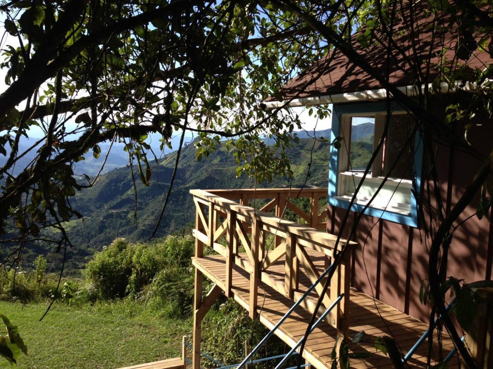 La Esperanza bird Lodge and Reserve