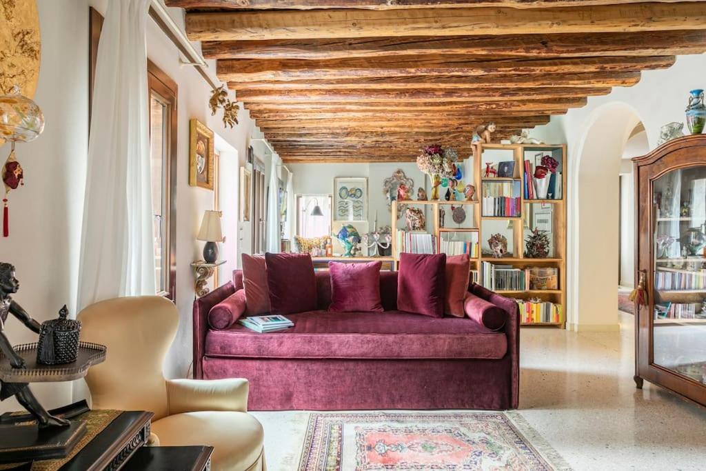 Cinqueteste Luxury Home