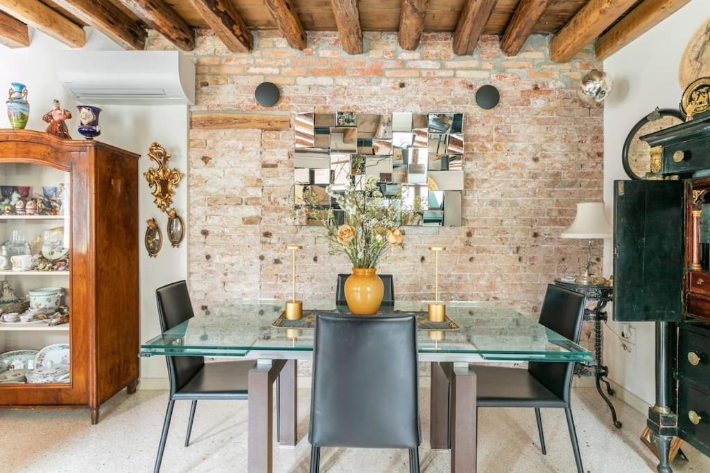 Cinqueteste Luxury Home