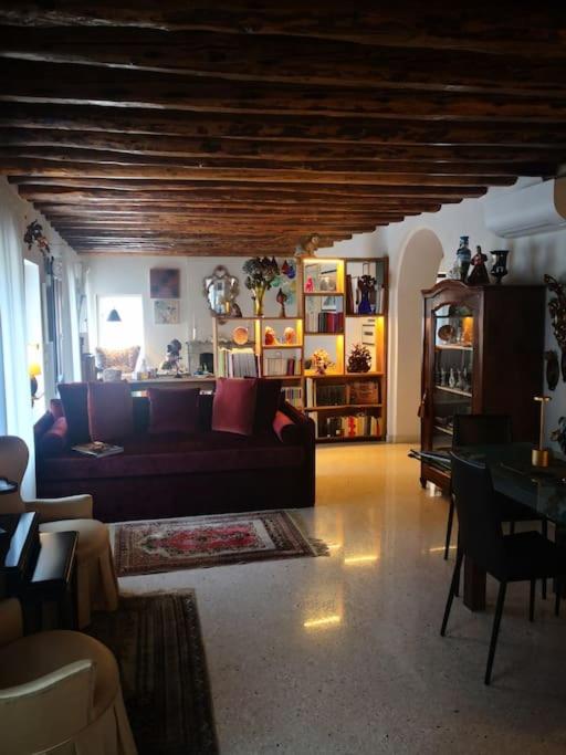 Cinqueteste Luxury Home