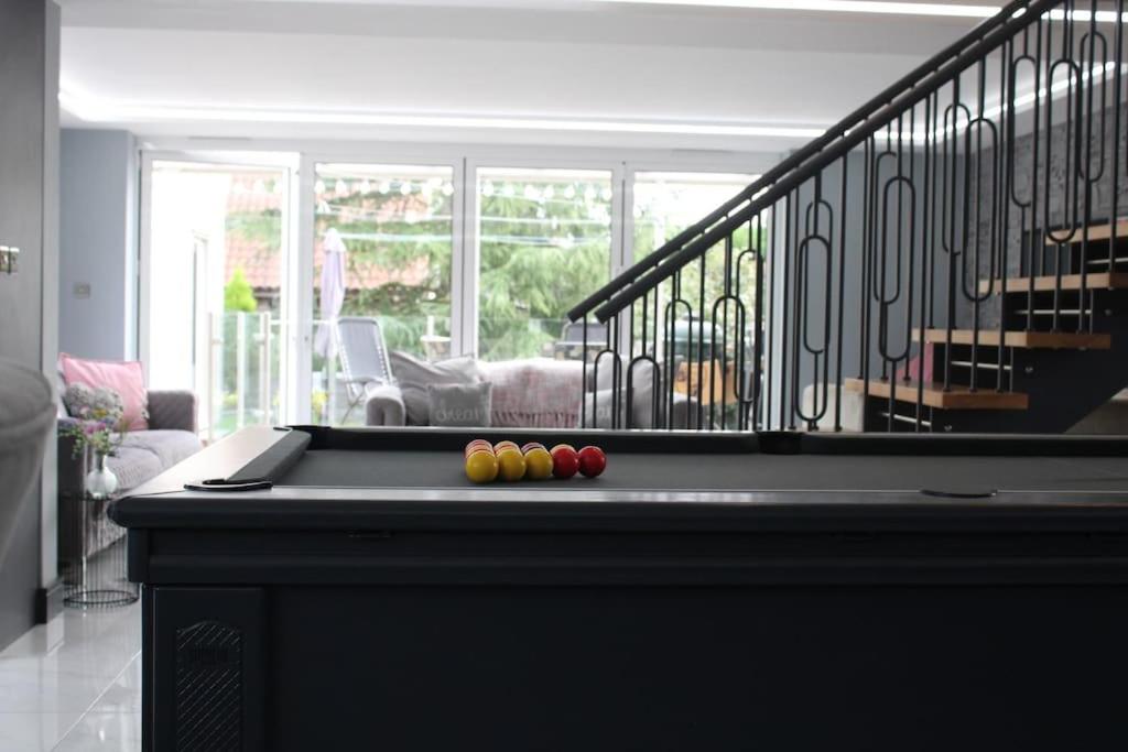 Moonsticks House - Exquisite Property, Sleeps 14 view 2