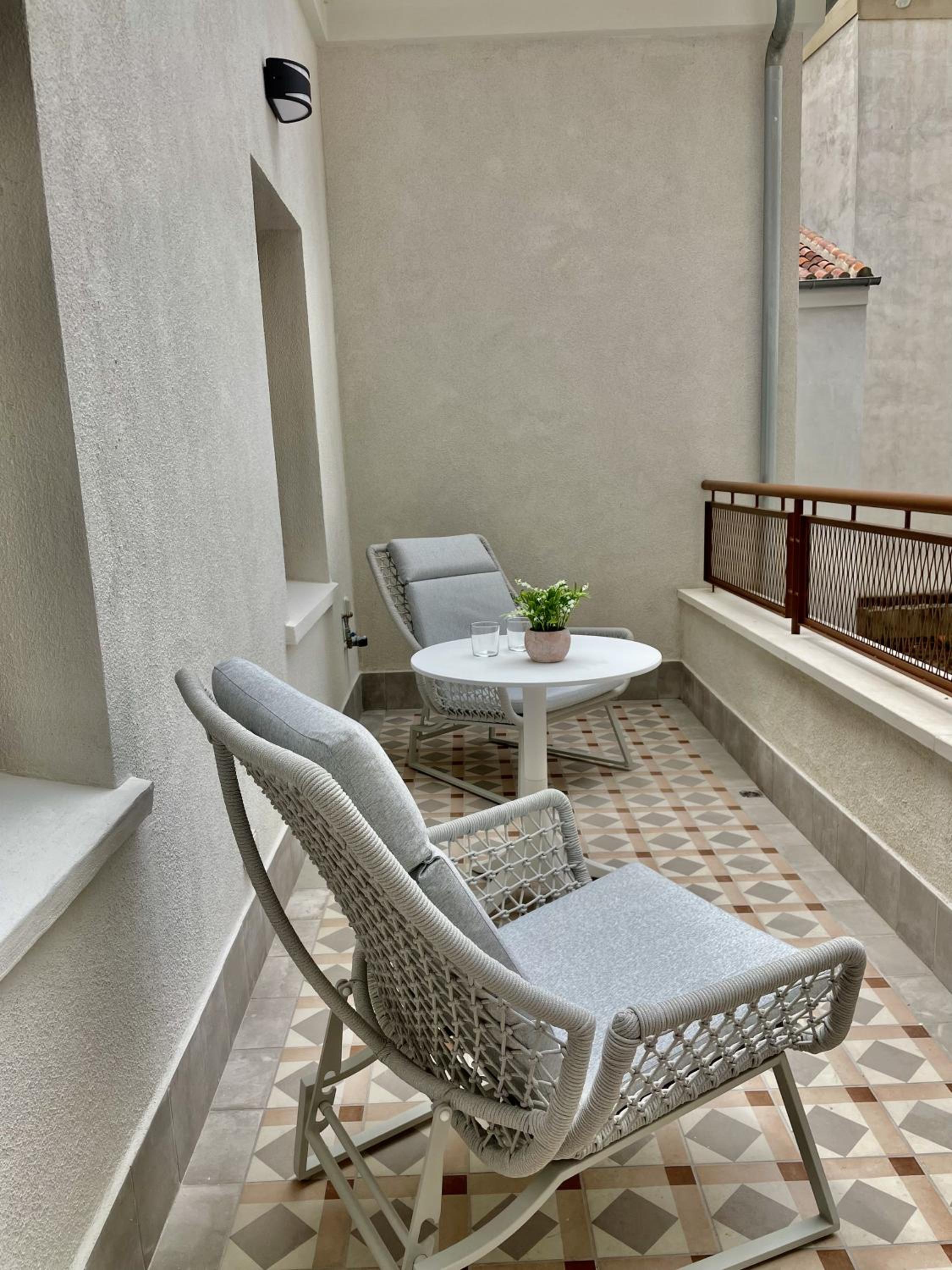 Prisma Suites