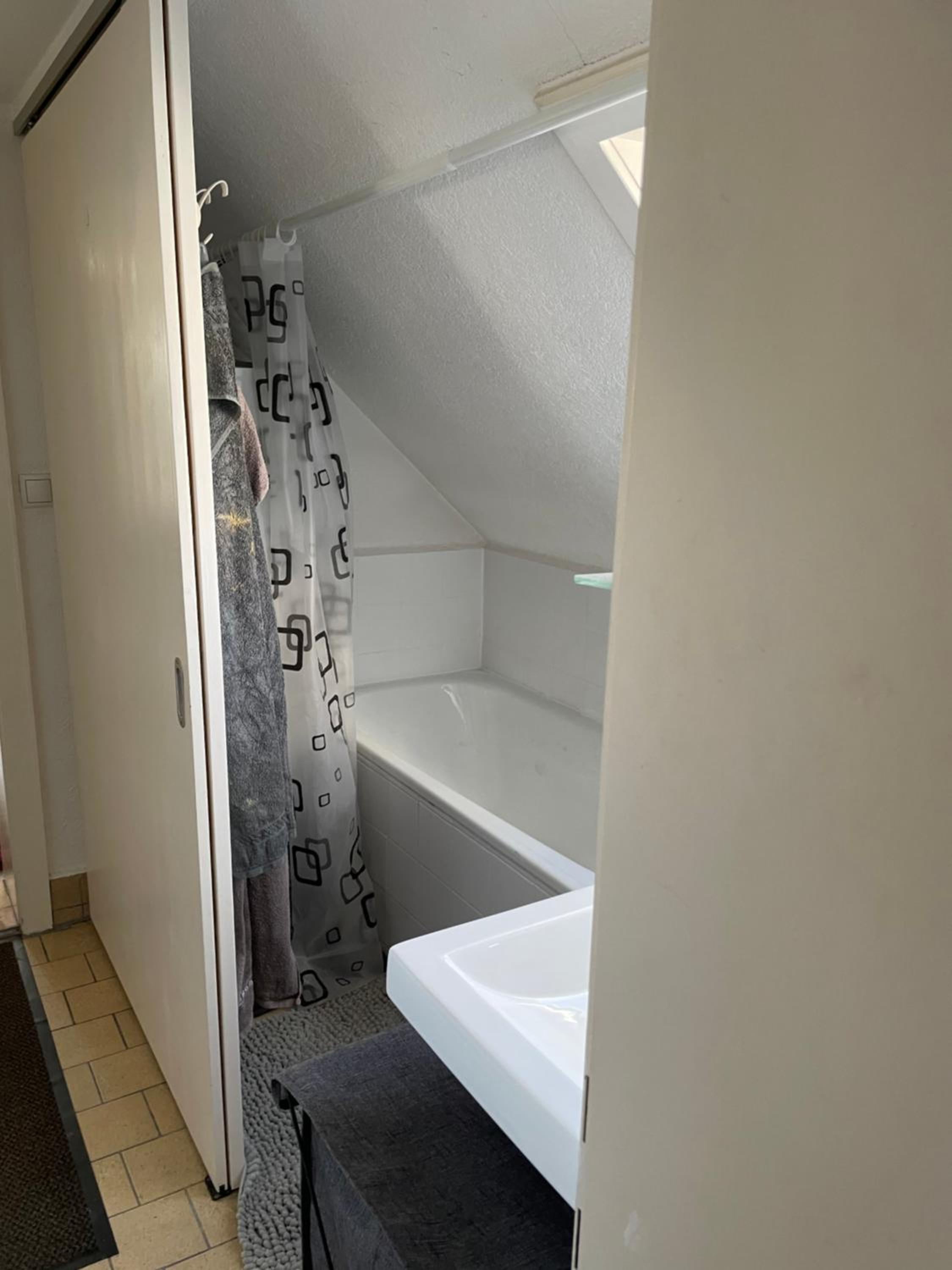 Small attic apartment close to Lake and Mountains Fussach