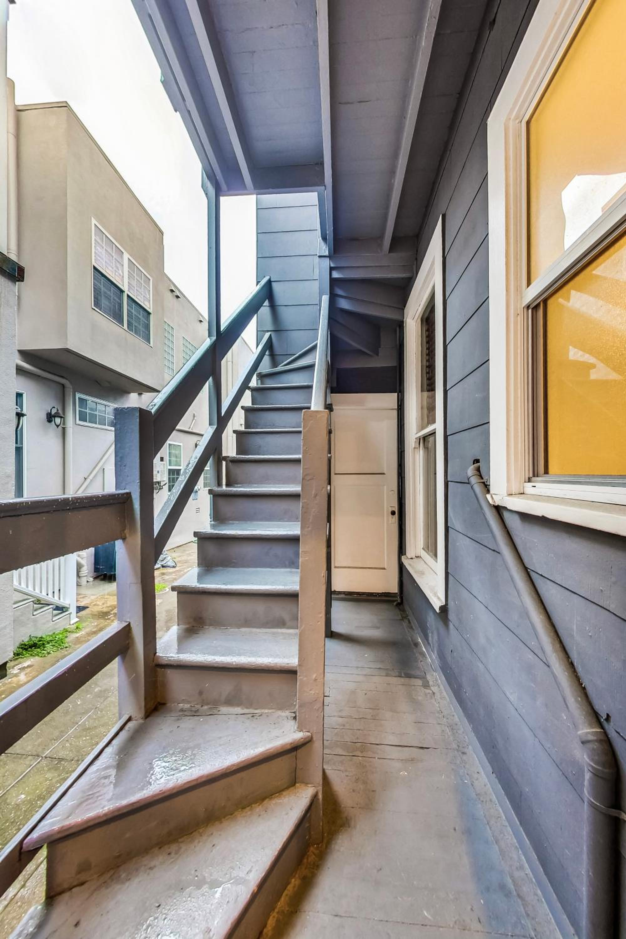 1BR Condo Heart of Pac Heights WD Walk Score 97 view 2