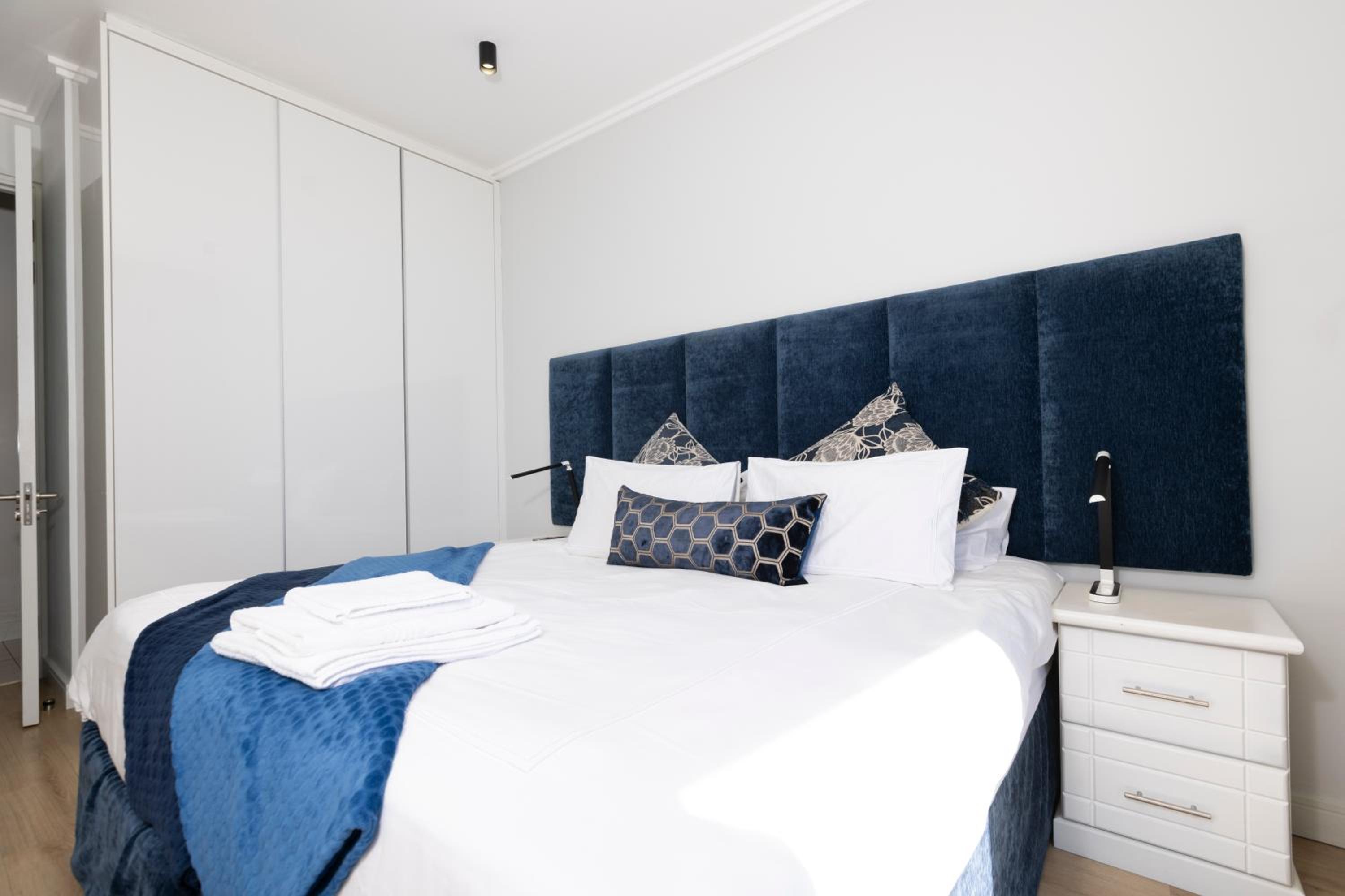 The Executive Apartment in Ellipse Waterfall City