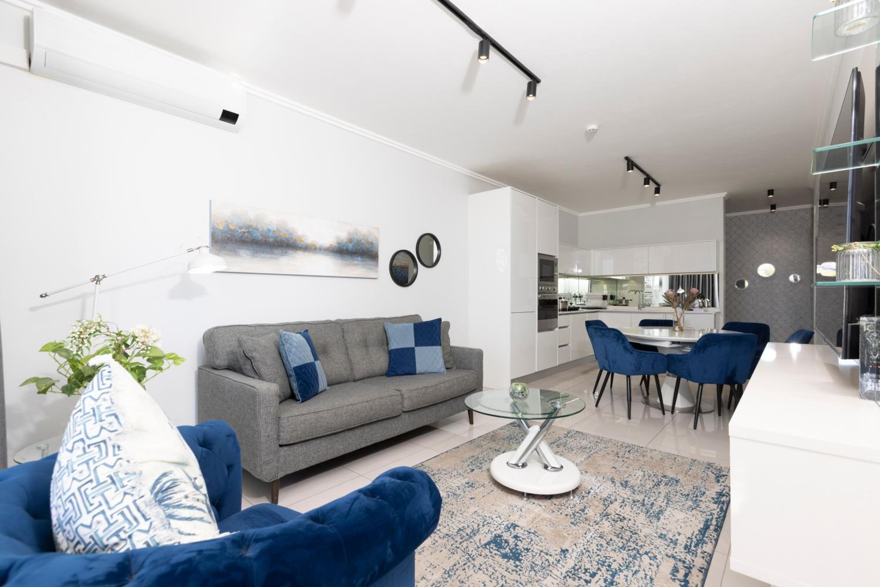 The Executive Apartment in Ellipse Waterfall City