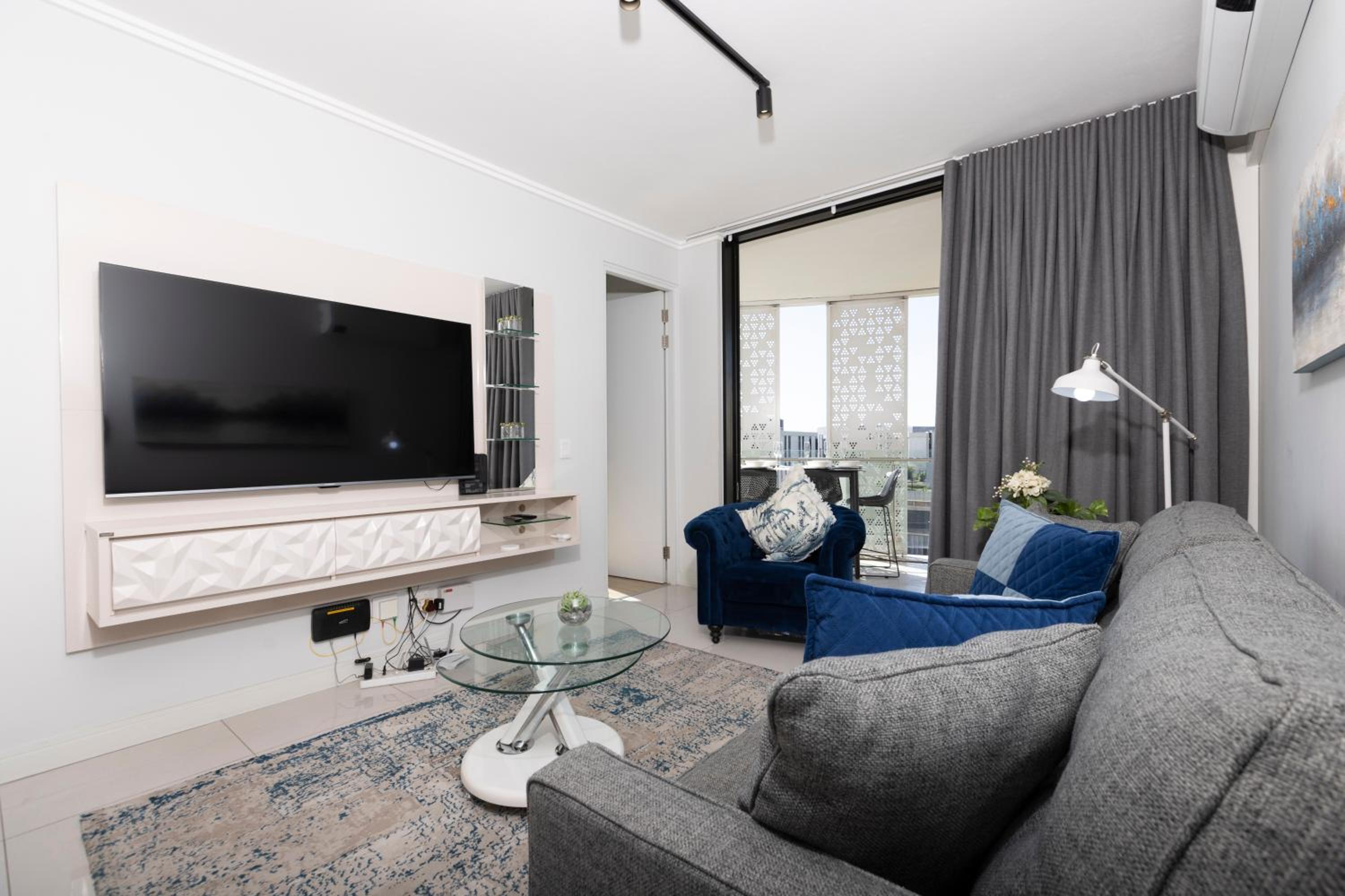 The Executive Apartment in Ellipse Waterfall City