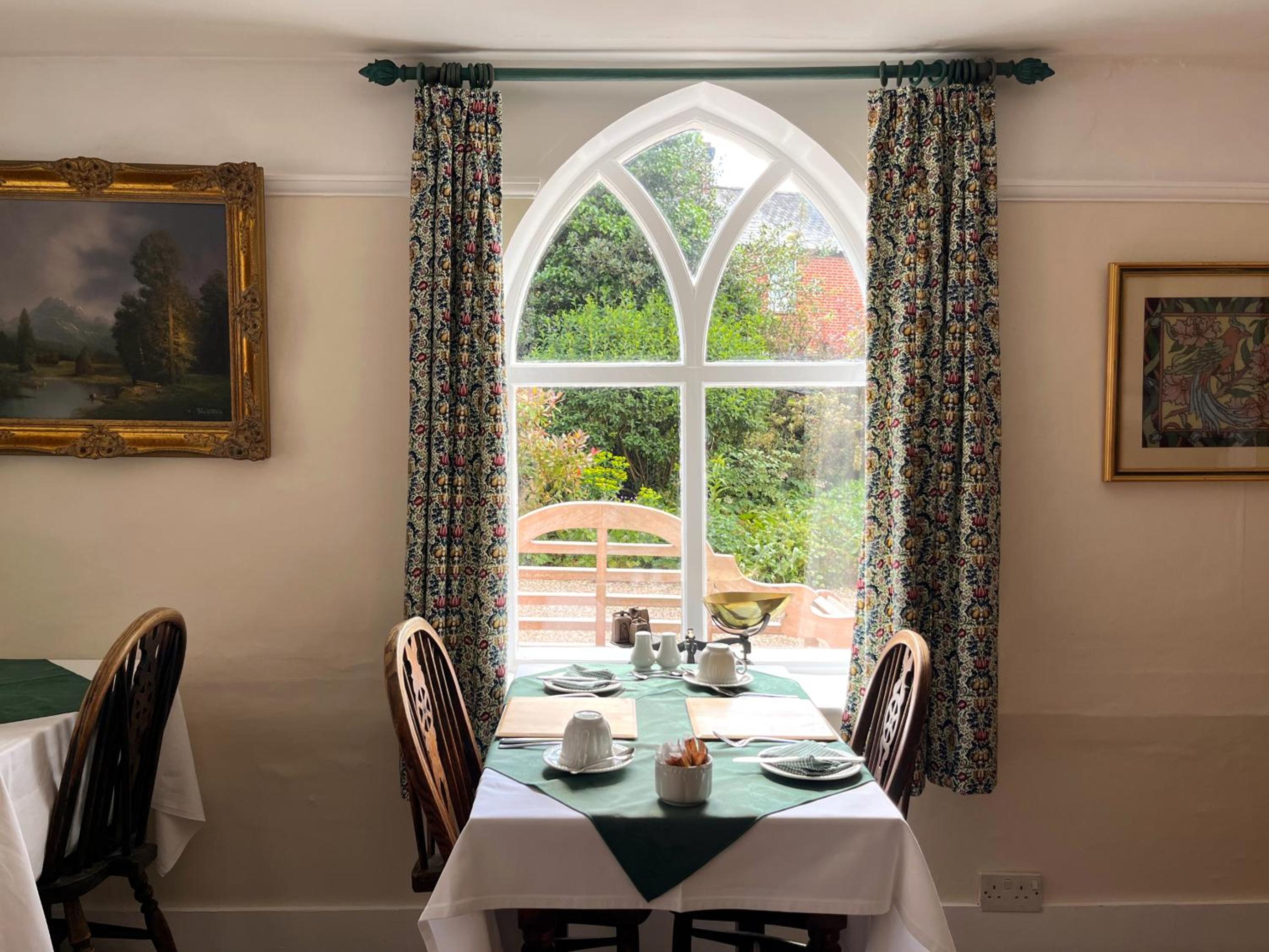 Bishops Stortford Vacations - The Cottage Guest House - Property Image 2