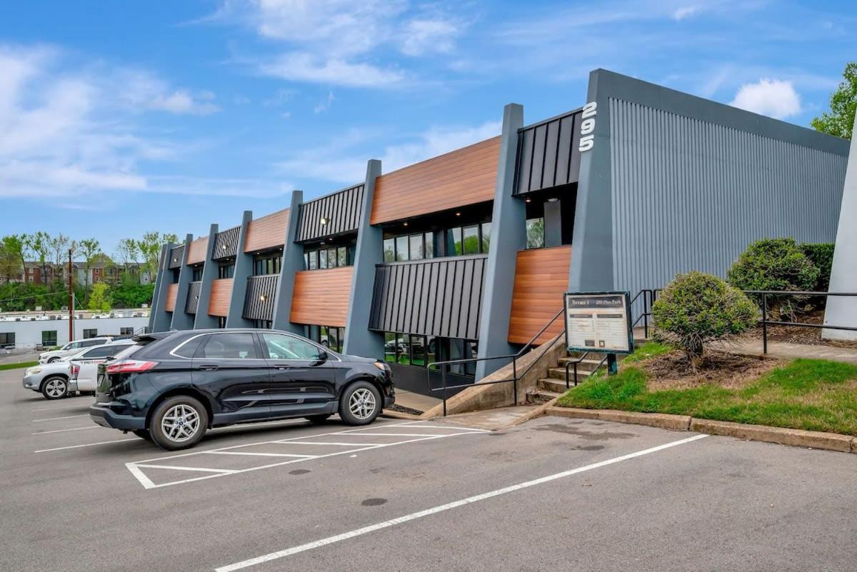 New Studio with 2 beds 7 mins to DT - Property Image 3