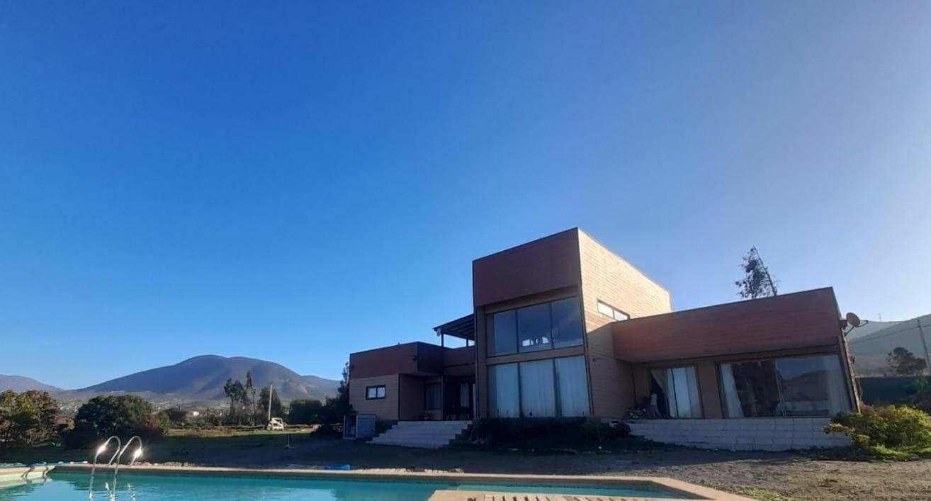 CASA EN EL VALLE DEL ELQUI CERCA AL AEROPUERTO