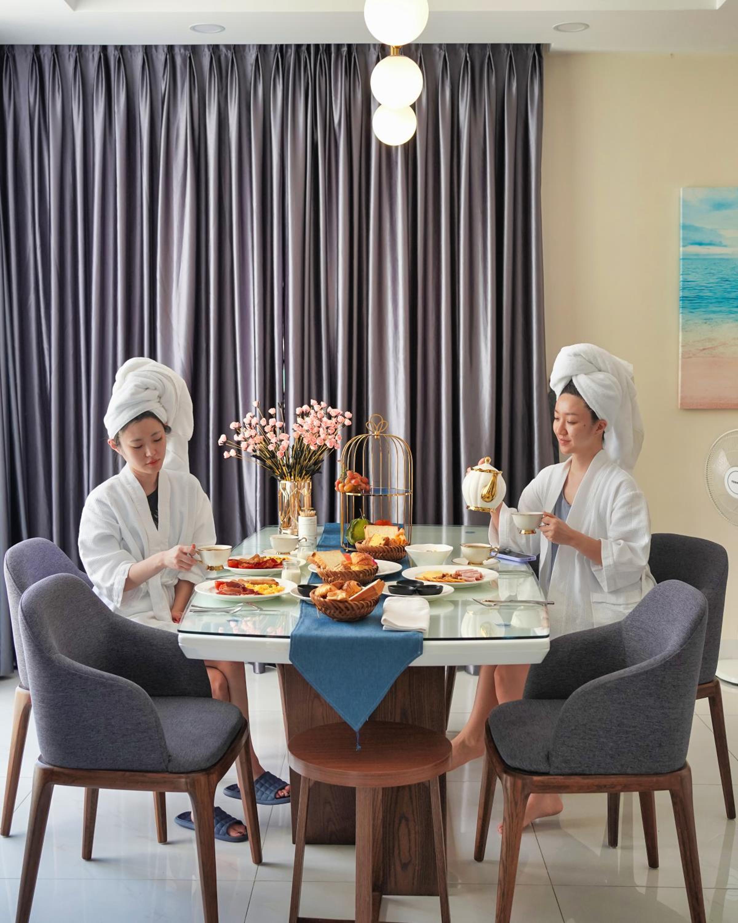 Seascape Villas In Long Beach Cam Ranh