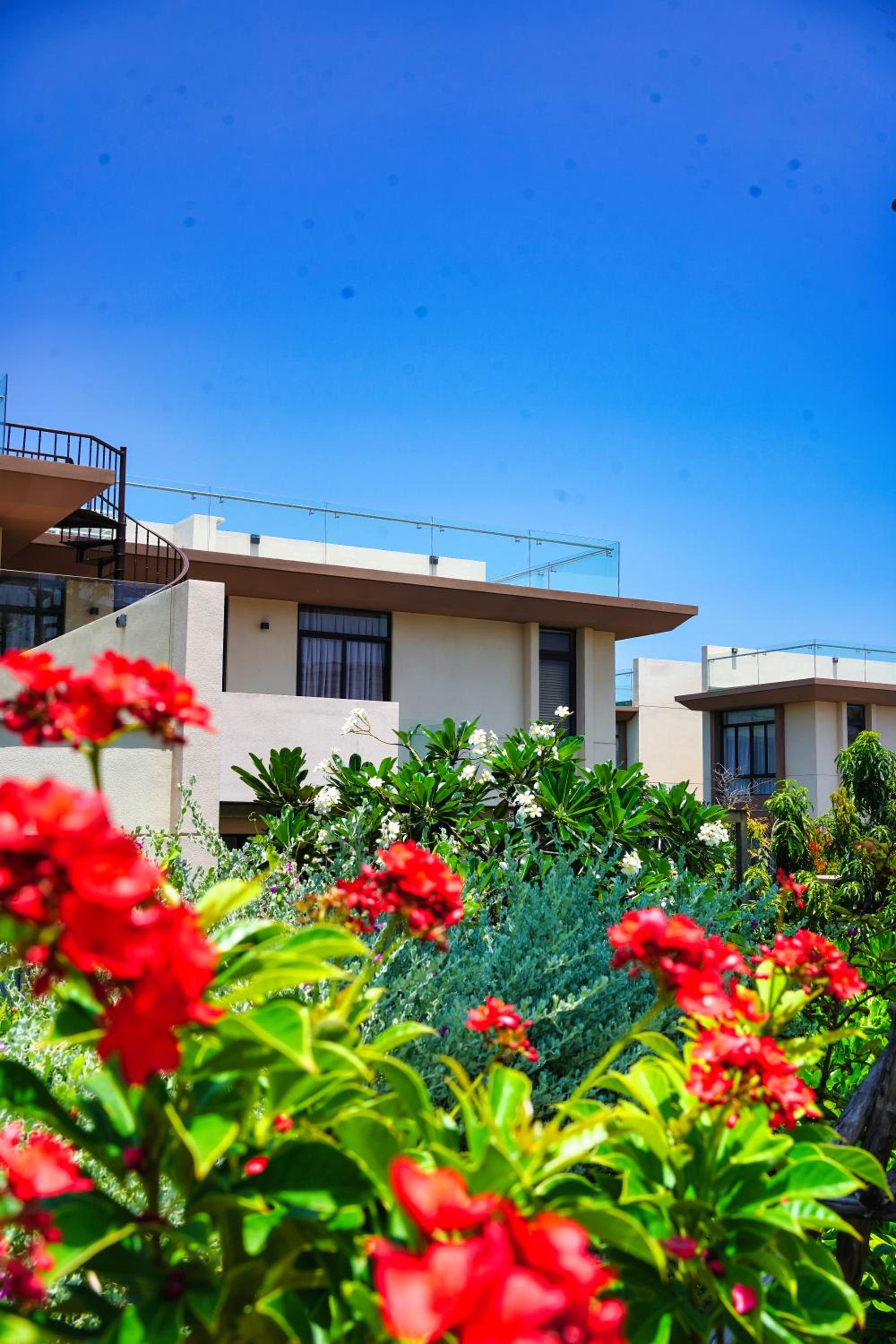 Seascape Villas In Long Beach Cam Ranh