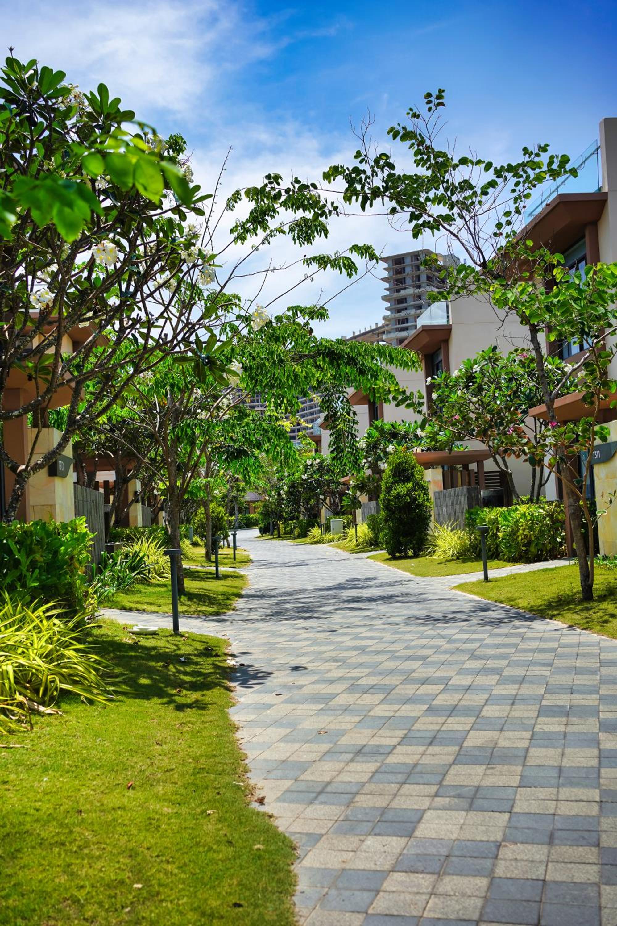 Seascape Villas In Long Beach Cam Ranh