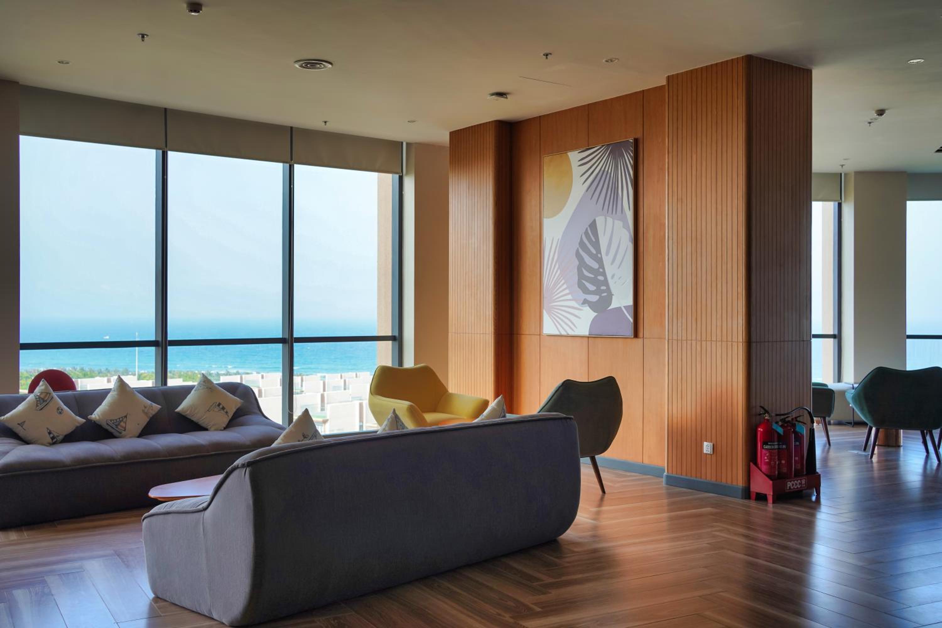 Seascape Villas In Long Beach Cam Ranh