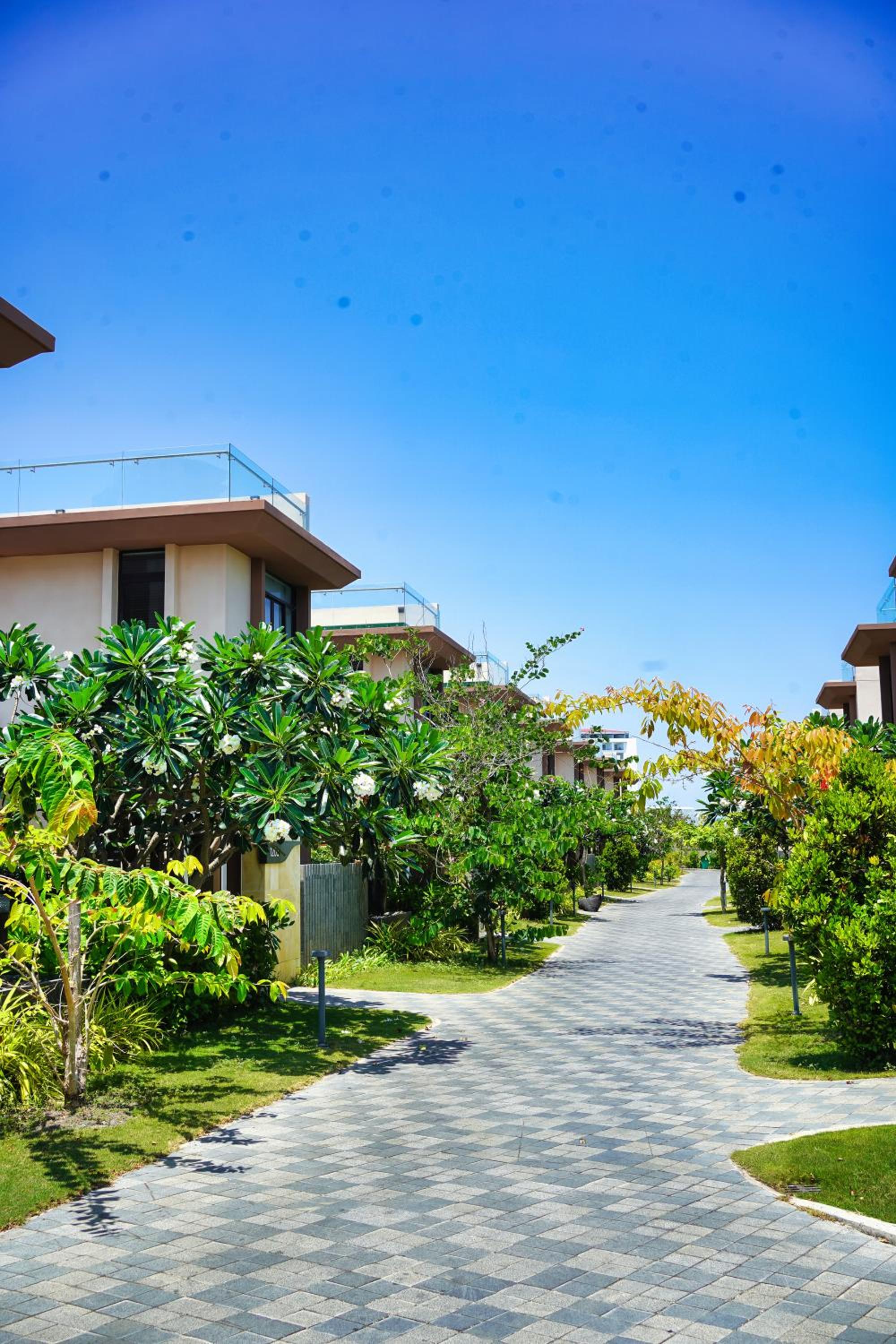 Seascape Villas In Long Beach Cam Ranh