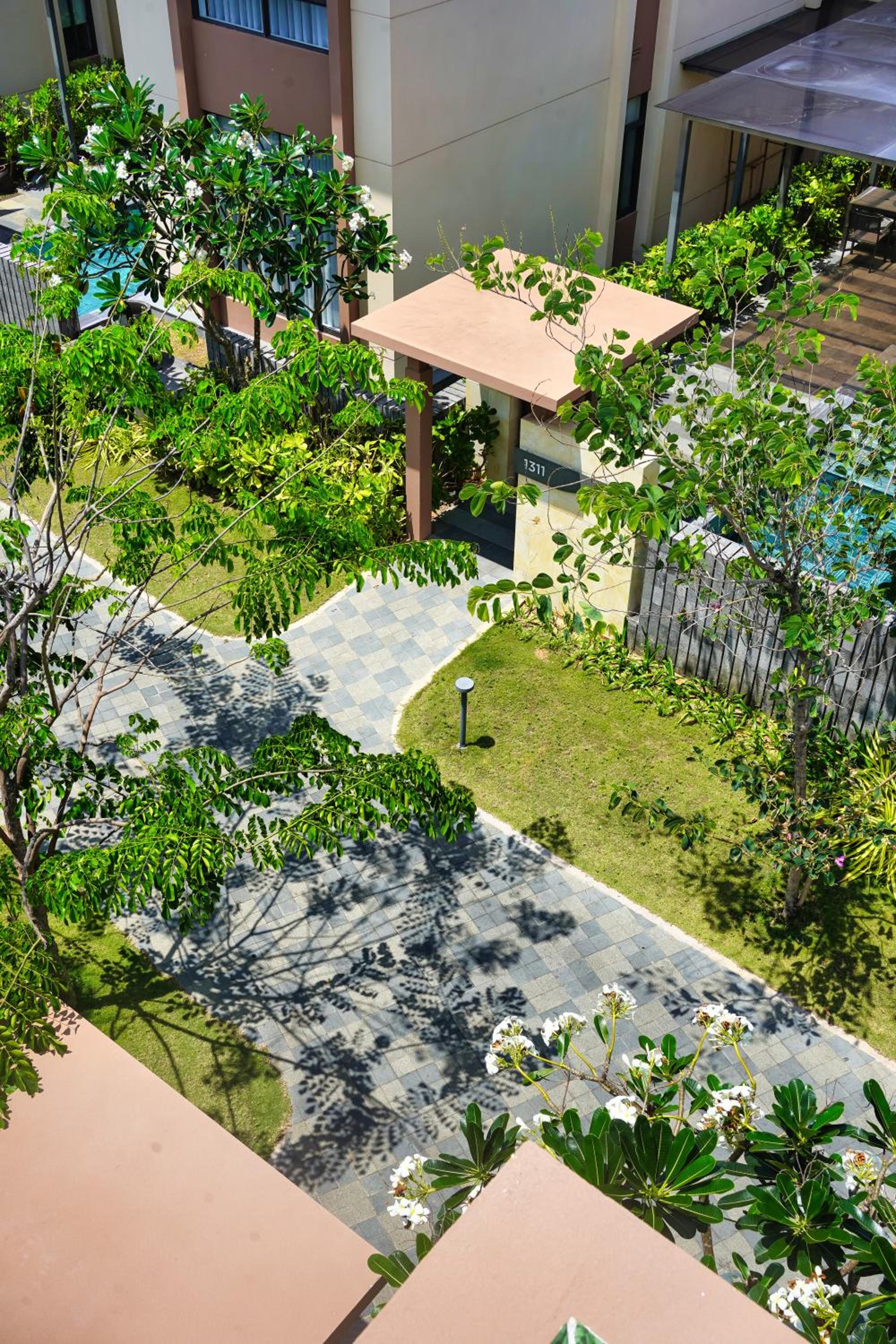 Seascape Villas In Long Beach Cam Ranh