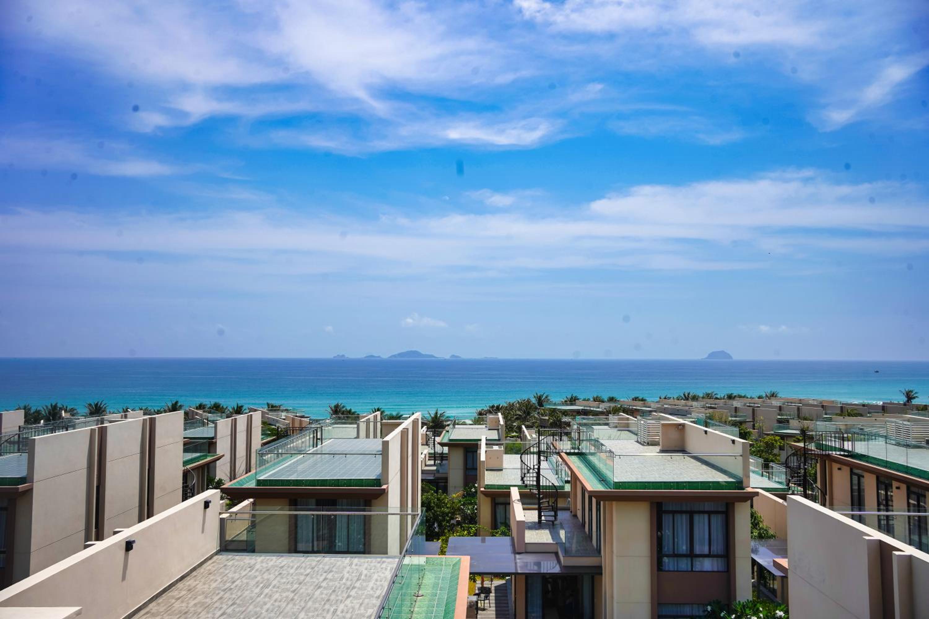 Seascape Villas In Long Beach Cam Ranh