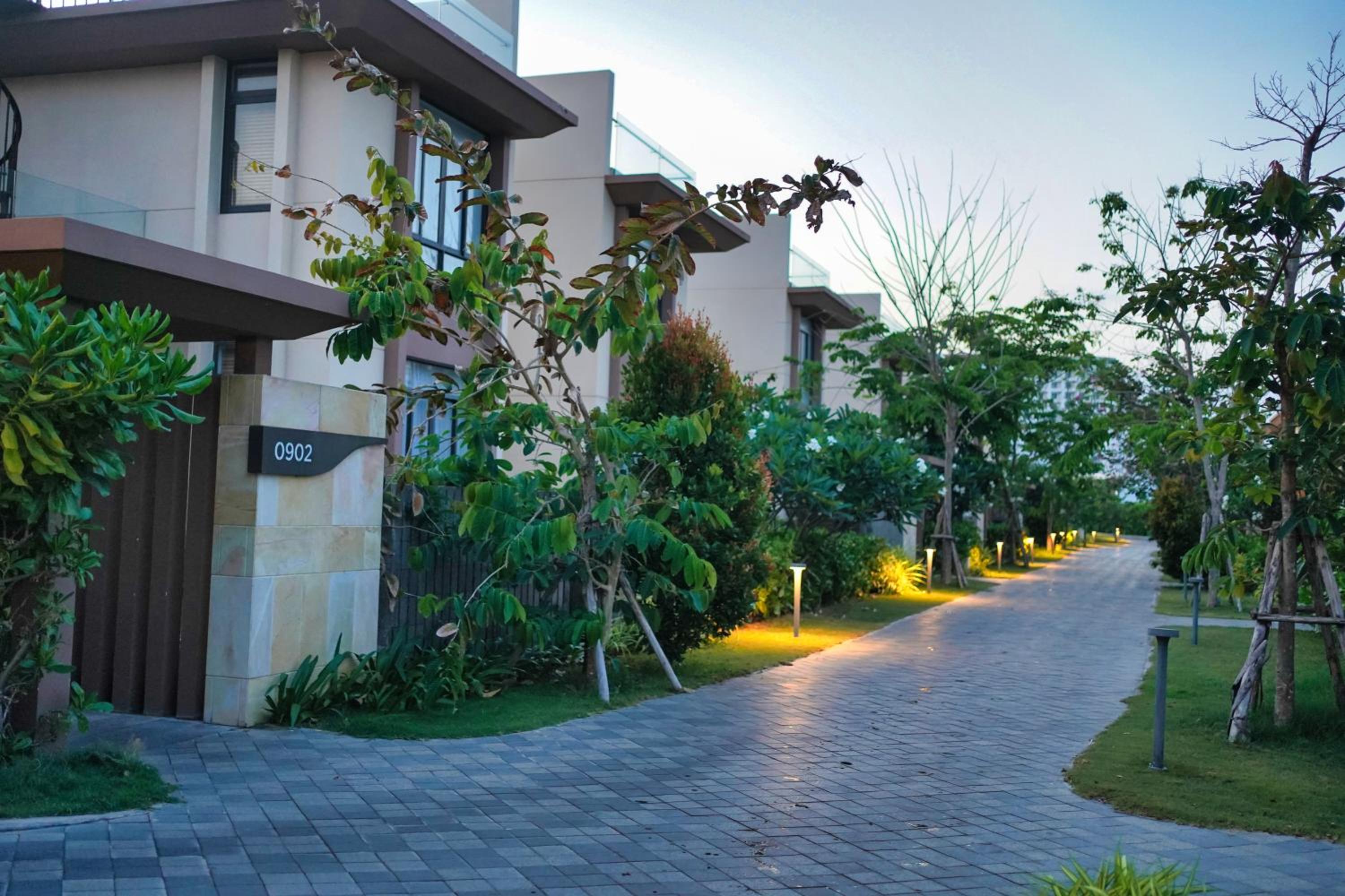 Seascape Villas In Long Beach Cam Ranh