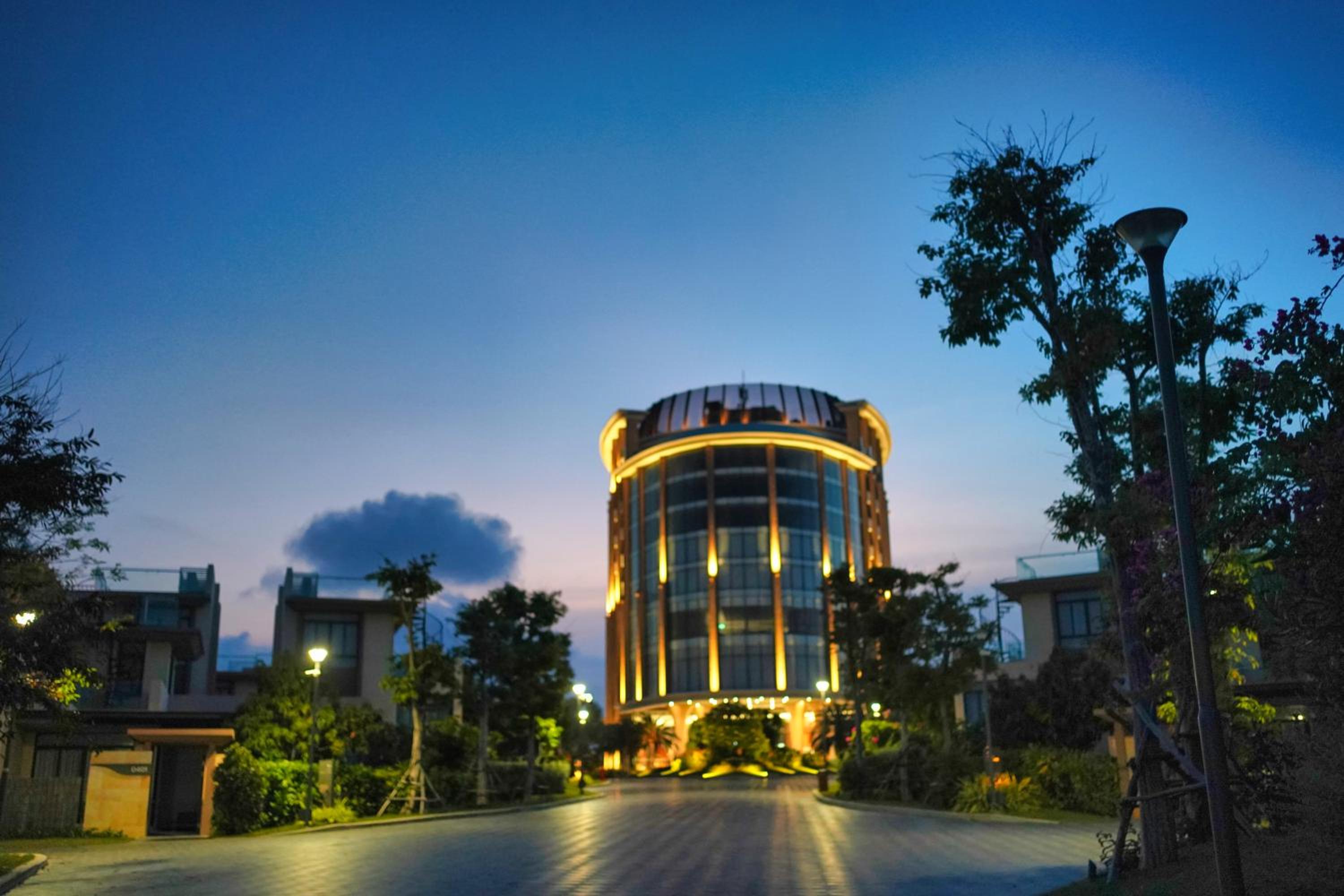 Seascape Villas In Long Beach Cam Ranh