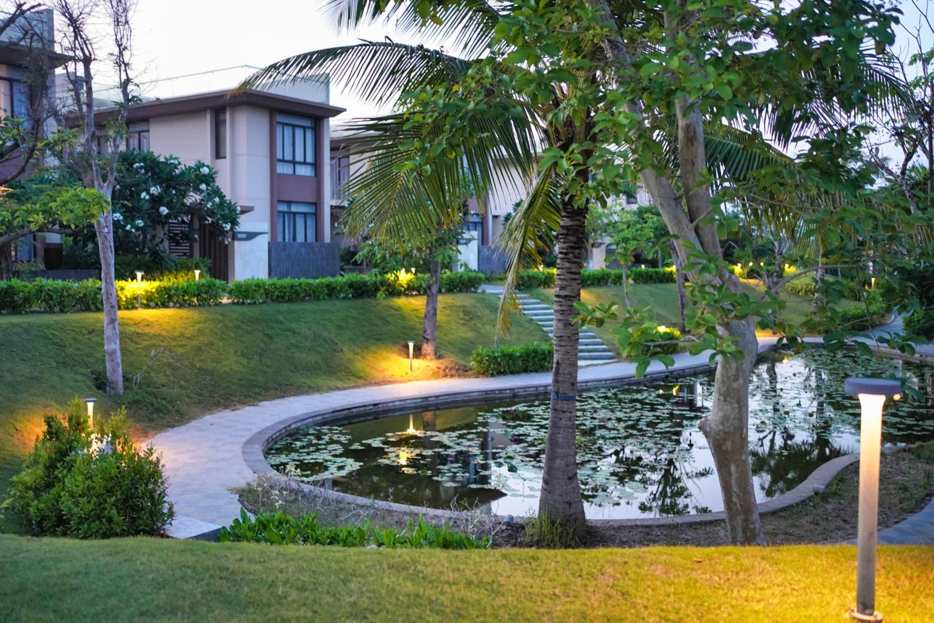 Seascape Villas In Long Beach Cam Ranh