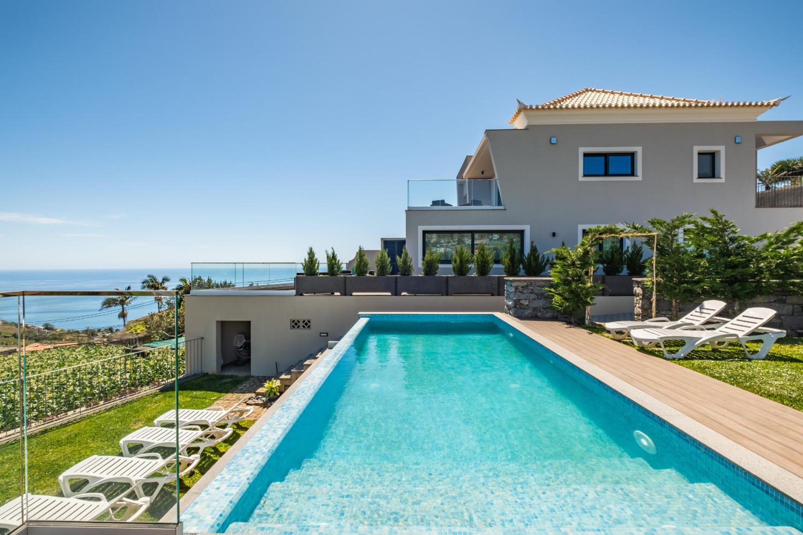 Sunshine Deluxe A by Madeira Sun Travel
