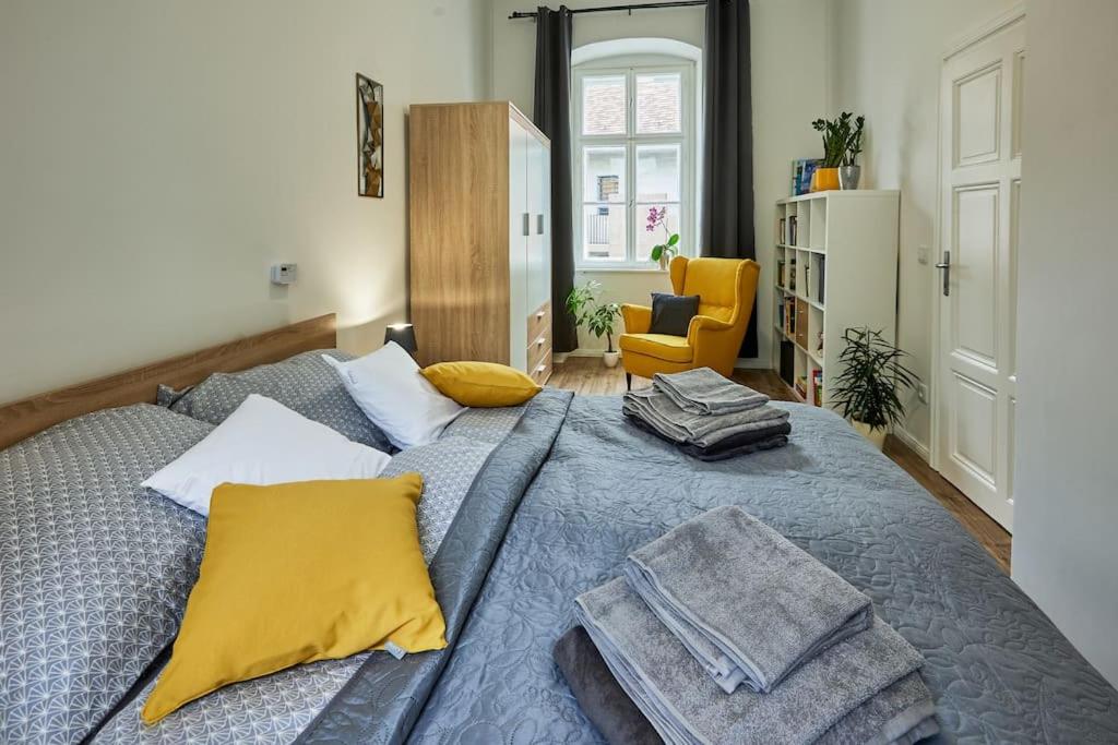 Várfal Apartman