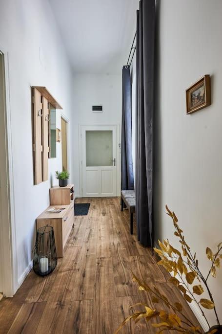 Várfal Apartman