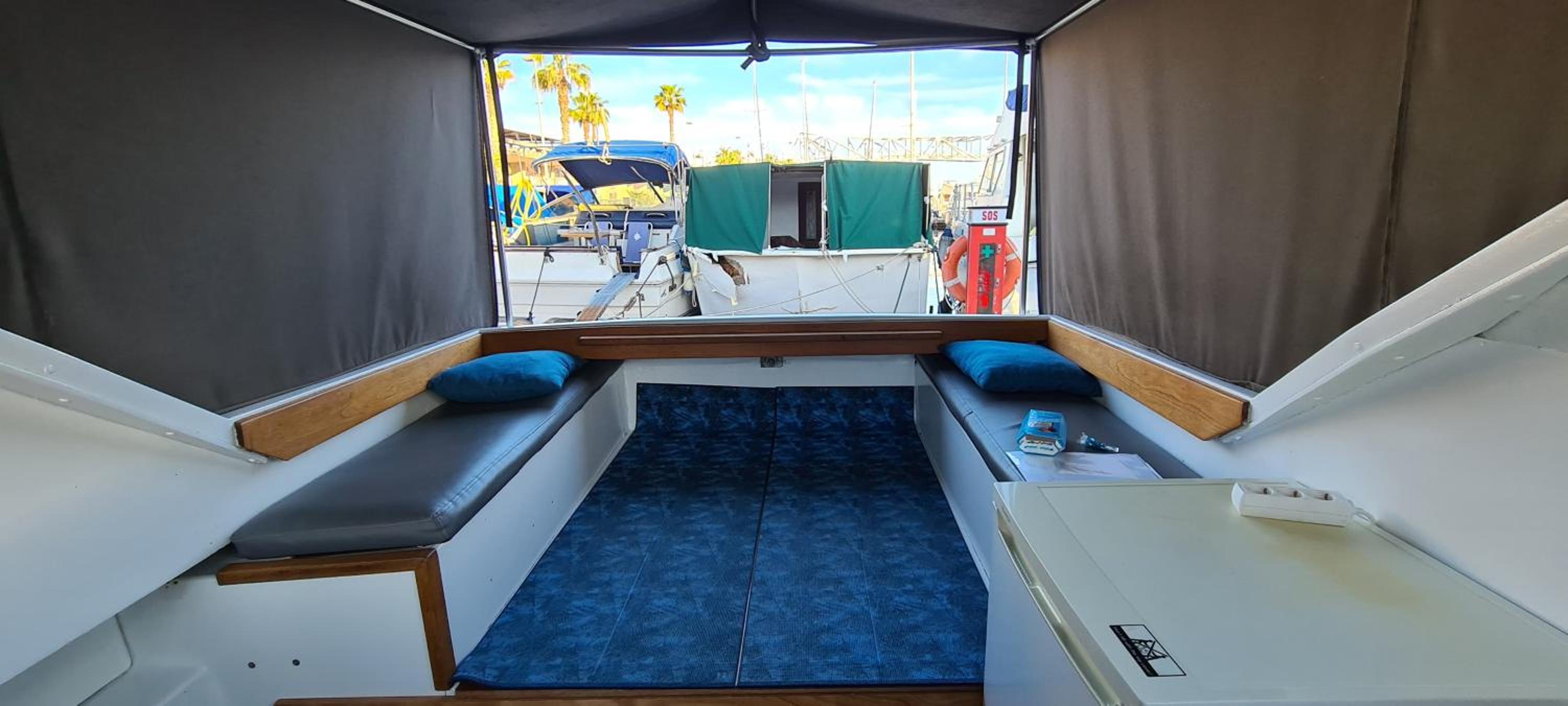 COSY BOAT FLAT at BARCELONA BEACH