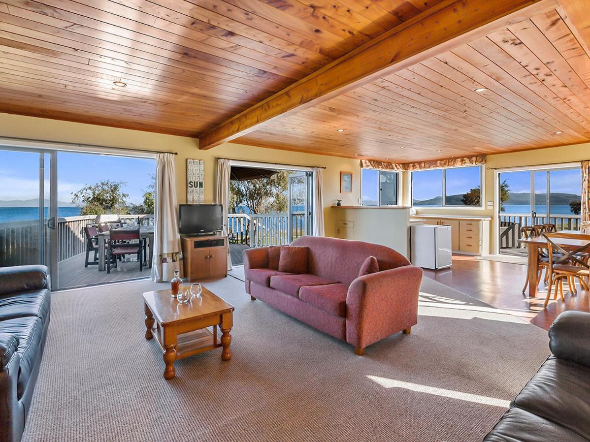 Absolute Waterfront with WiFi - Five Mile Bay Home view 3