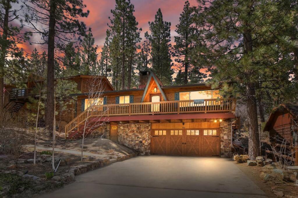 Hotel Fox Woods + Spa &Sauna room&Firepit Near the lake - Image 1