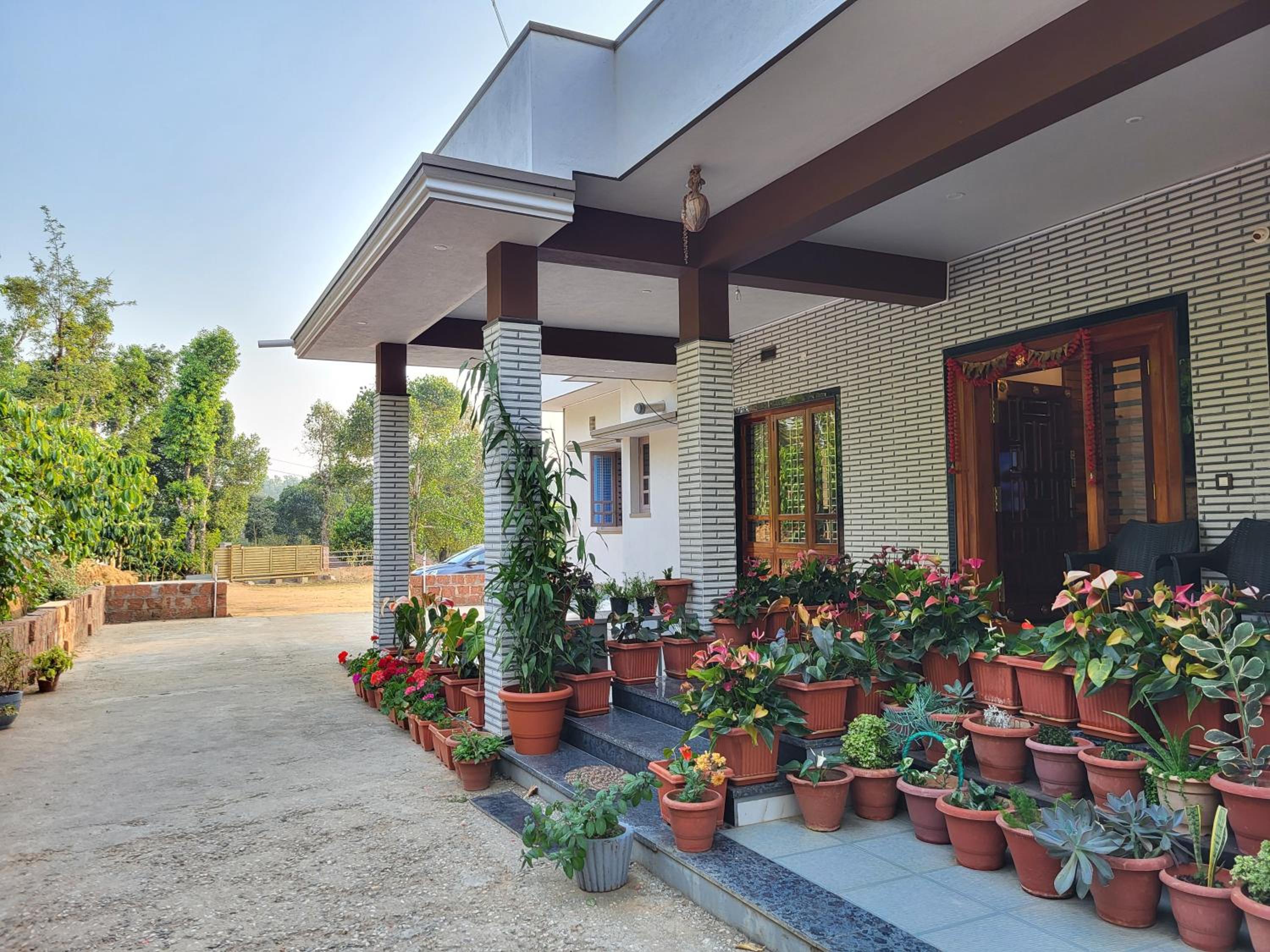 Doddanandi Homestay - 3BH Full Villa, AC, Home Food, Coffee Estate view 3